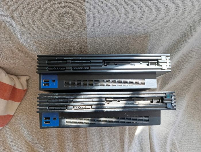 Lot PS2 pour pièces - photo numéro 2