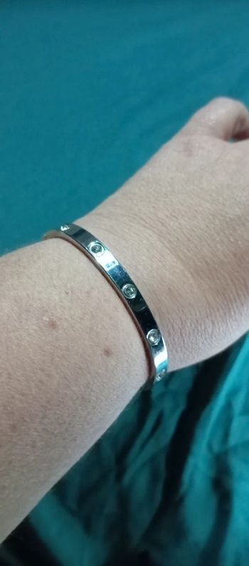Bracelet argenté avec strass