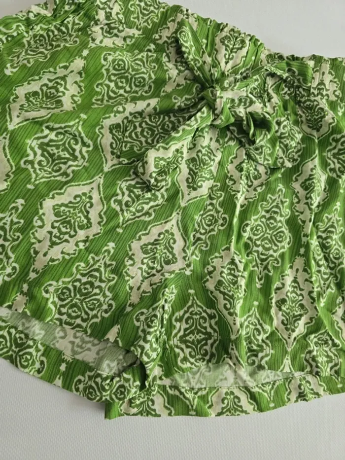 Short léger vert - photo numéro 2
