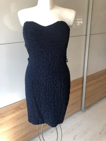 Jolie robe fuseau bustier 36/38 moulante
