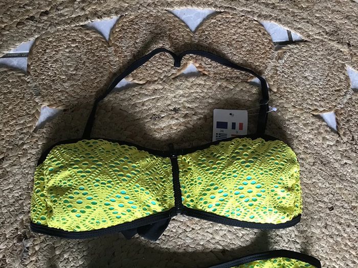 Joli maillot de bain de taille 36 coloris jaune et turquoise H.Nathalie - photo numéro 4