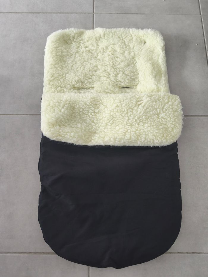 Poussette + cosy + accessoires – bon état – à venir chercher à Castanet - photo numéro 2