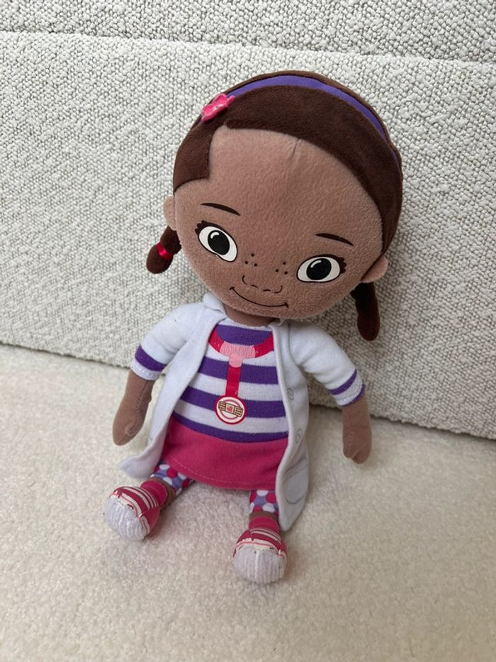 Peluche docteur la peluche Dottie