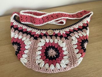 sac banane au crochet fait main rose