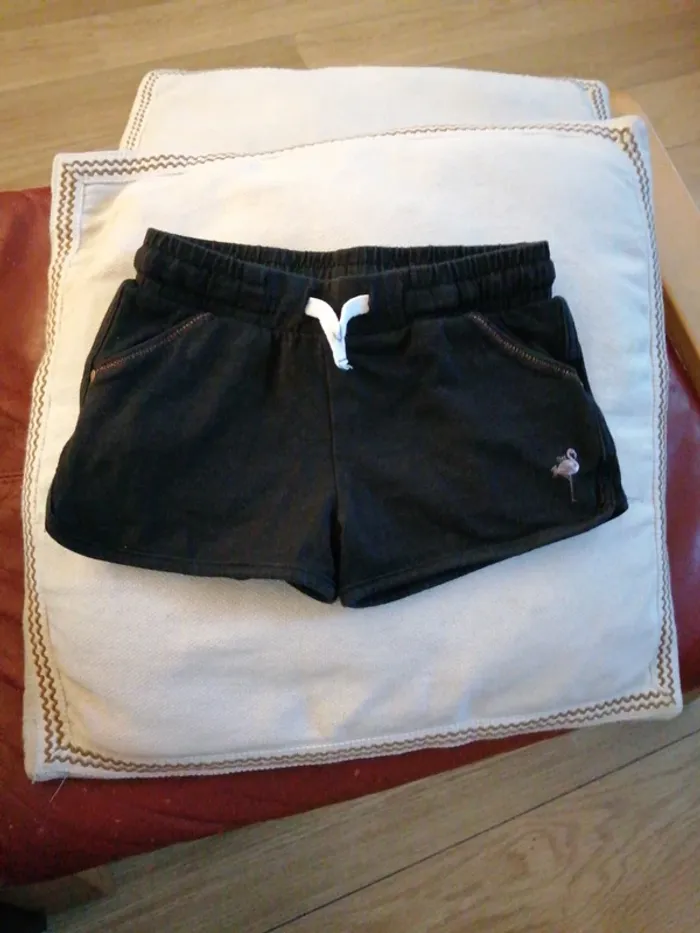 Short 4 ans
