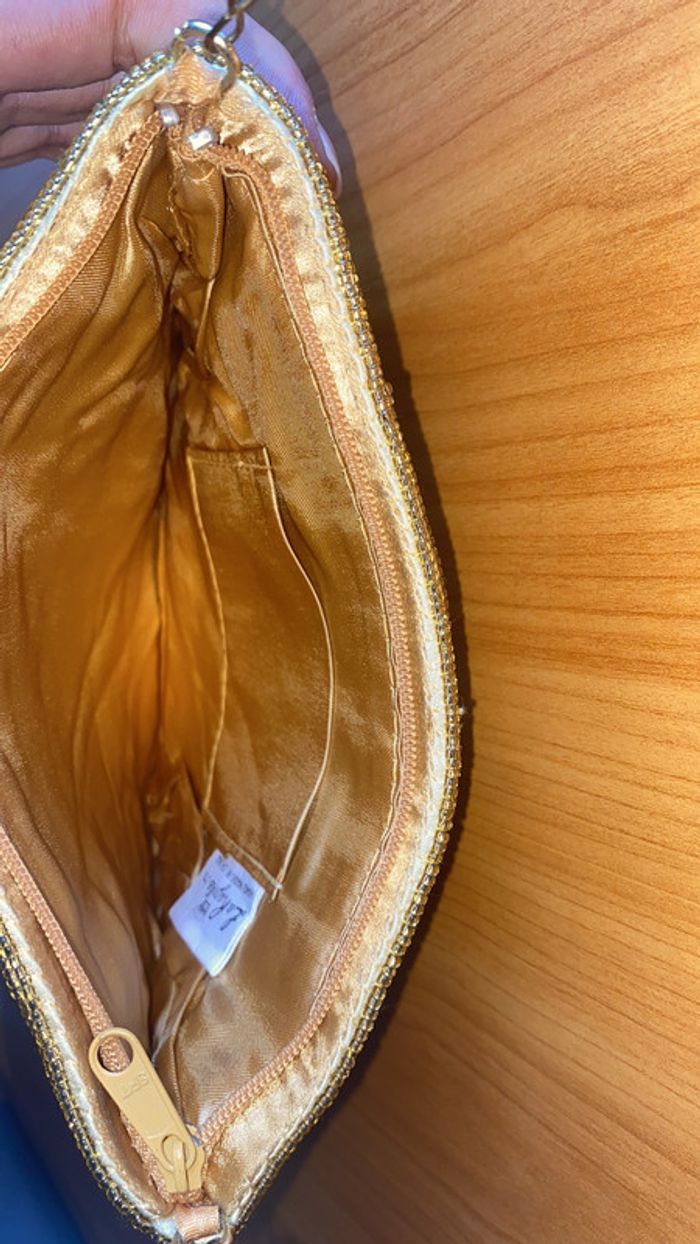 petite pochette dorée avec détails - photo numéro 4