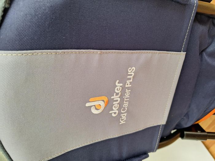 Porte bébé deuter kid carrier plus avec repose-pieds - photo numéro 4