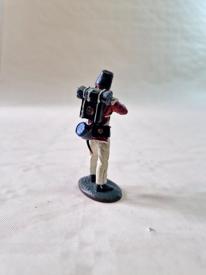 Figurine en plomb,  peinte à la main  , Del prado  , cap grenadier  , soldat garde  Coldstream , 1815 - photo numéro 3