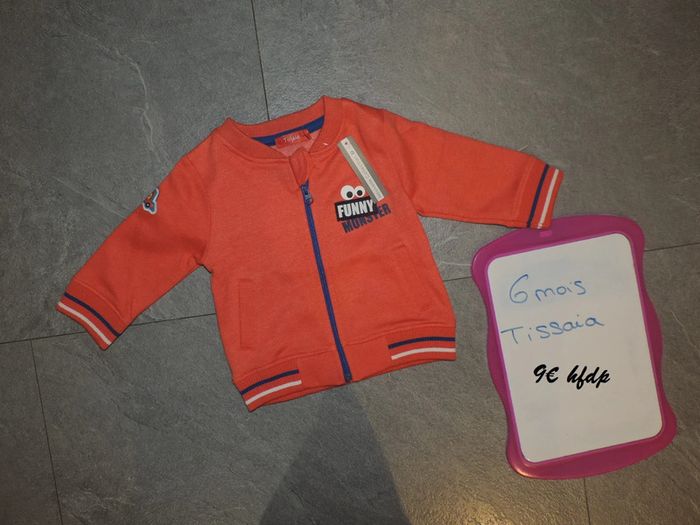 veste tissaia taille 6 mois neuf