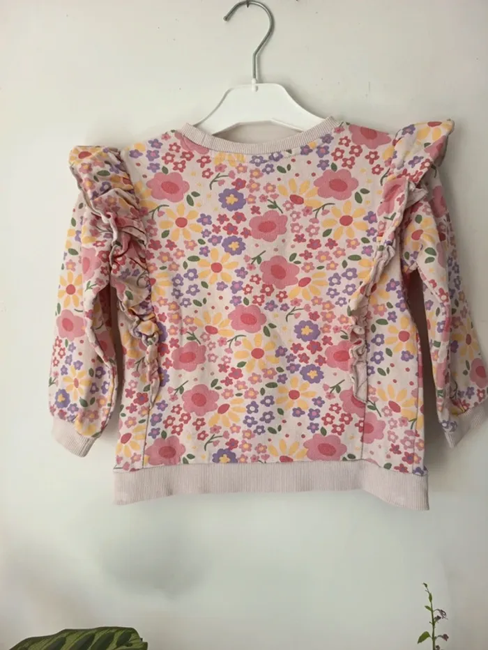 Pull fleurs , volants épaules - photo numéro 6