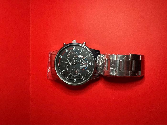 montre Geneva argenté avec cadran noir à quartz pour hommes avec date - photo numéro 5