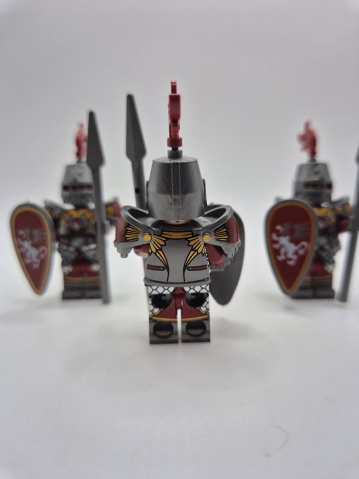 Figurines type lego 3 soldats chevaliers Griffons - photo numéro 4