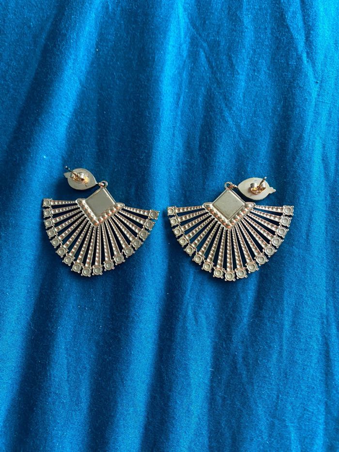 Boucles d’oreilles dorées et vertes - photo numéro 3