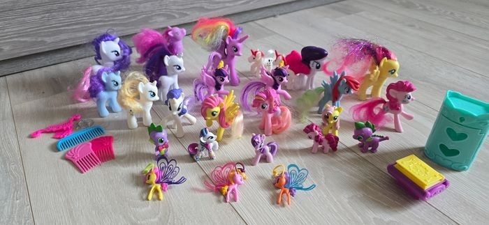 Très gros de poney my little pony  et autres marques avec accessoires en très bon état