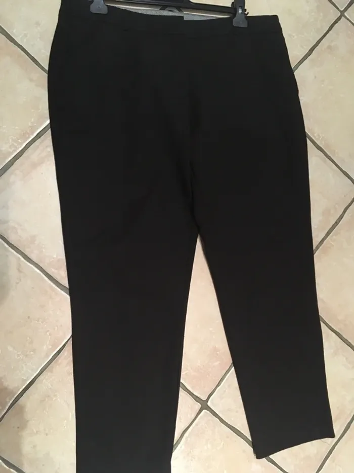 Superbe pantalon sophistiqué noir de marque Camaïeu en excellent état en 46 - photo numéro 6