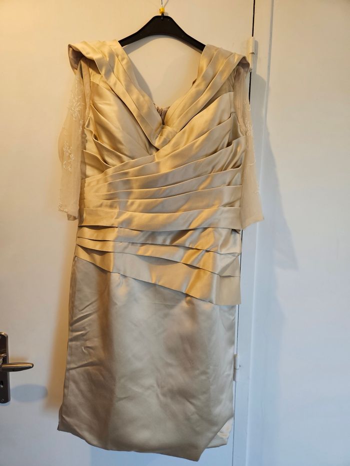 Robe de cérémonie - photo numéro 2