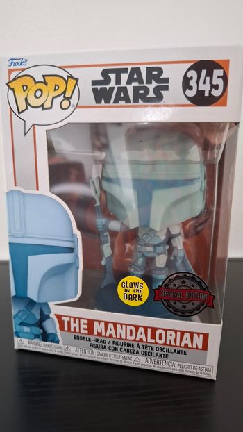 Funko pop disney star wars the mandalorian Glow in the dark brillant nuit bleu 