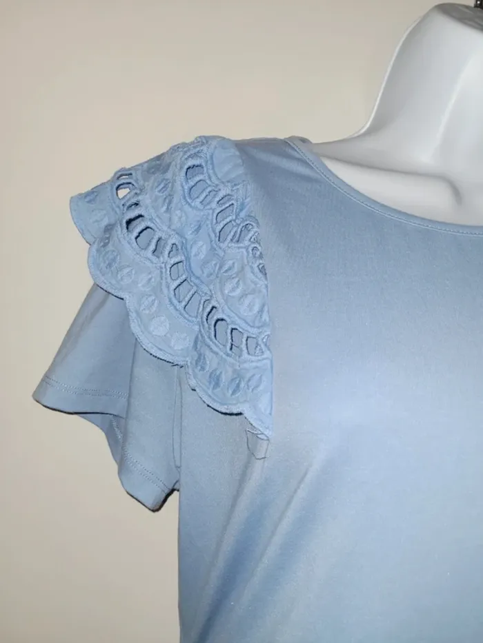 Tee shirt dentelles - photo numéro 2