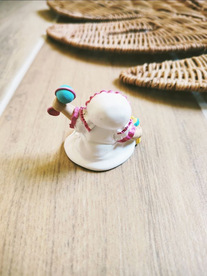 🪆Figurine Cabbage bébé en robe et son hochet année 1984 marque Cabbage Patch kids - photo numéro 2