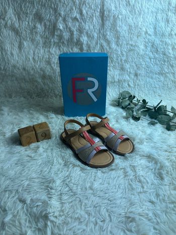 Paire de sandales Franco Romagnoli taille 29