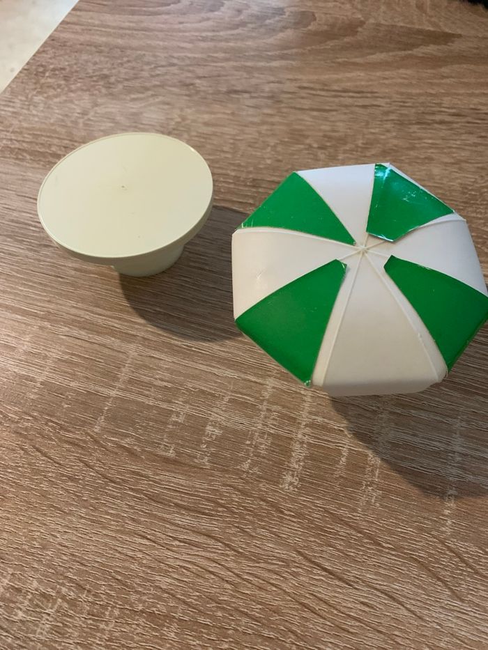 3 Playmobils et accessoires jardin et détente vintage - photo numéro 5