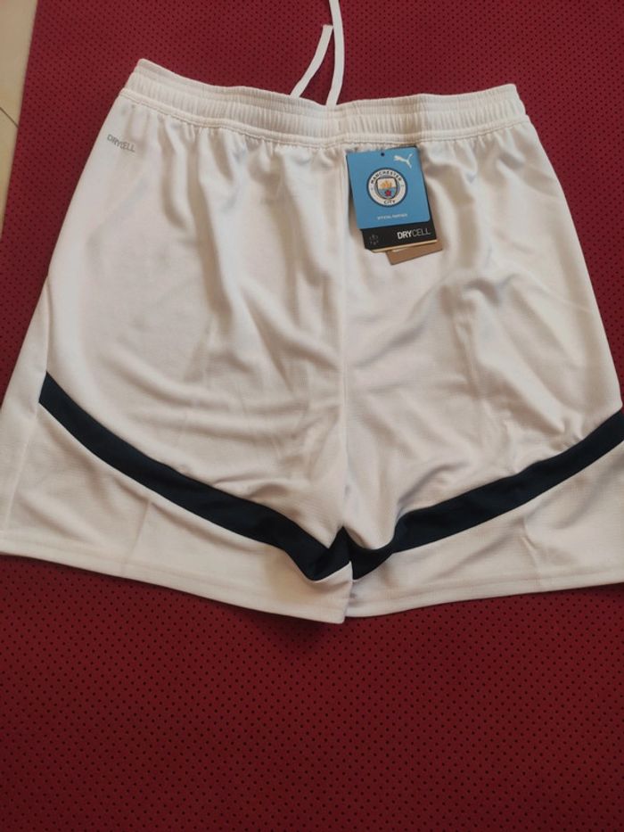 Short de foot Manchester City, Puma Authentique Officiel taille enfant 15/16 ans, Neuf - photo numéro 9