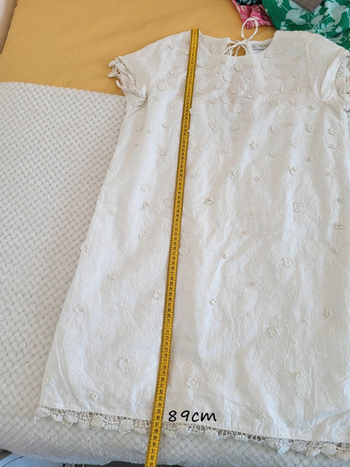 Robe 👗  zara brodée taille L - photo numéro 7
