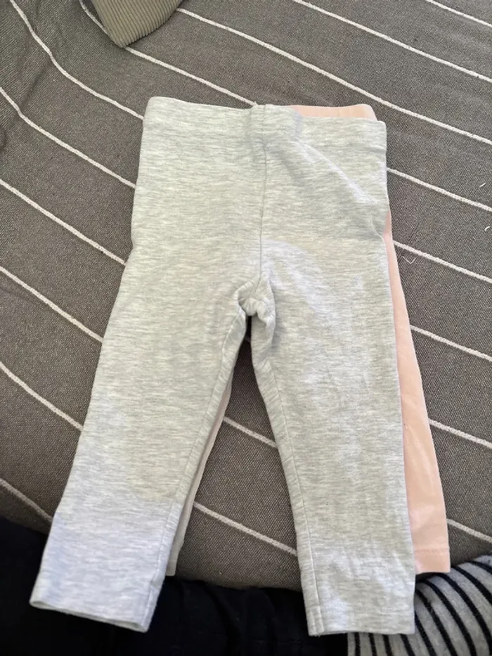 Lot de 3 leggings bébé primark 6/9 mois - photo numéro 3