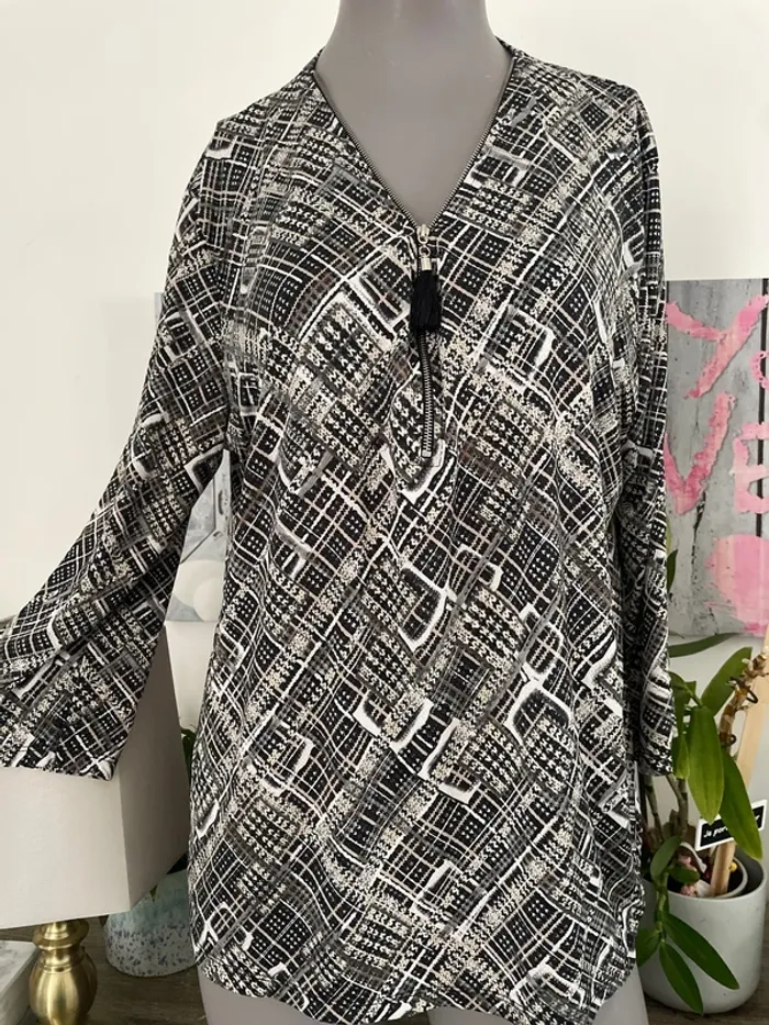 Magnifique blouse en 44 de marque Armand Thiery en excellent état