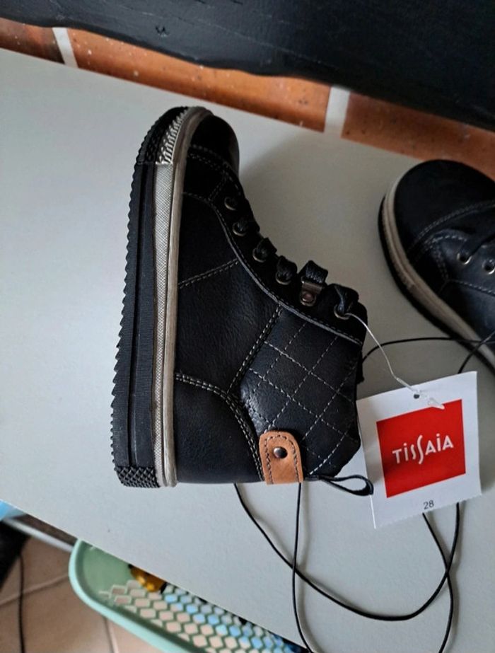 Chaussures montante garçon taille 28 - photo numéro 2