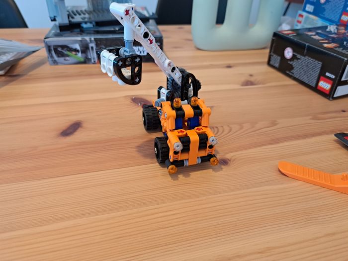 LEGO TECHNIC Cherry Picker 42088 - photo numéro 4