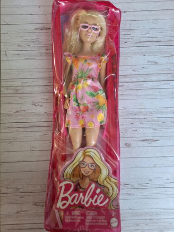 Poupée Barbie Fashionistas numéro 181
