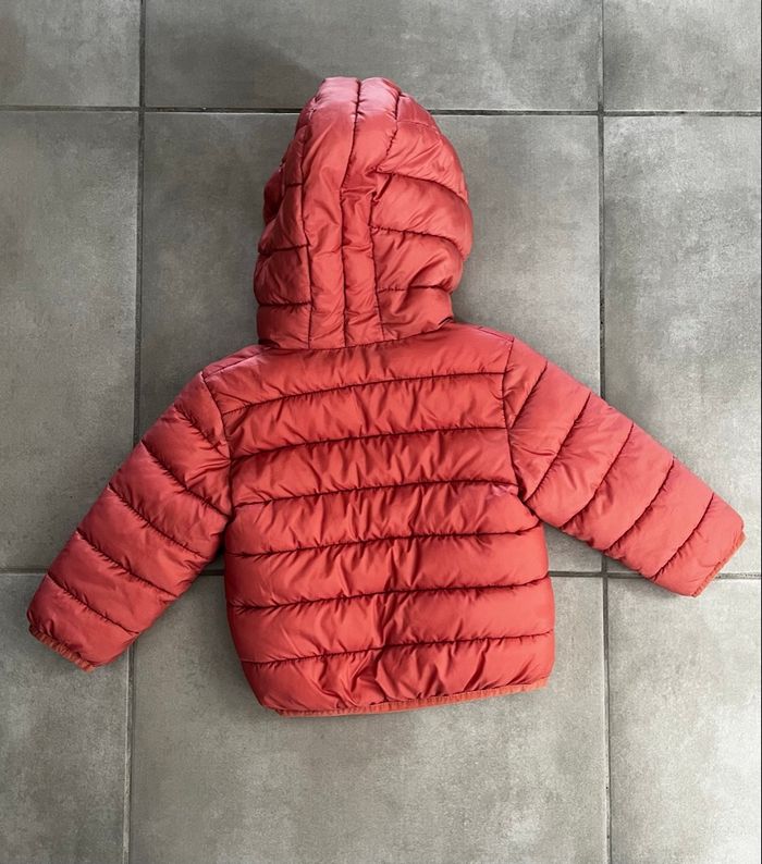 Doudoune matelassée avec capuche rose Kiabi 24 mois