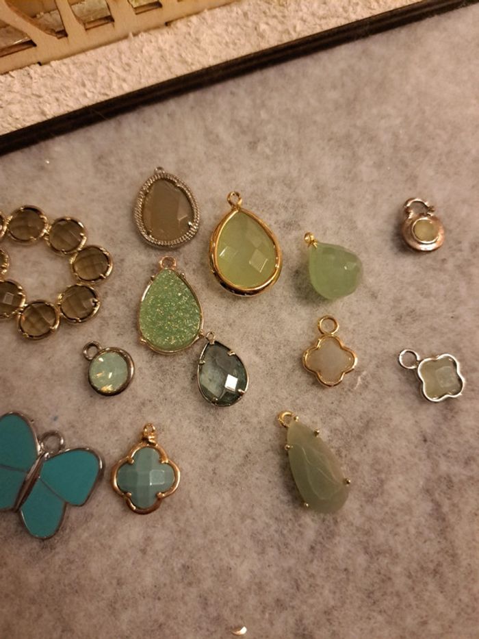 Lot de pendentif vert bleu doré et argenté - photo numéro 4