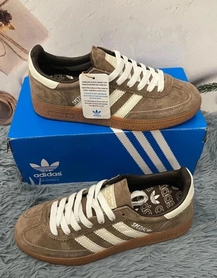 Adidas handball spezial Taille 42