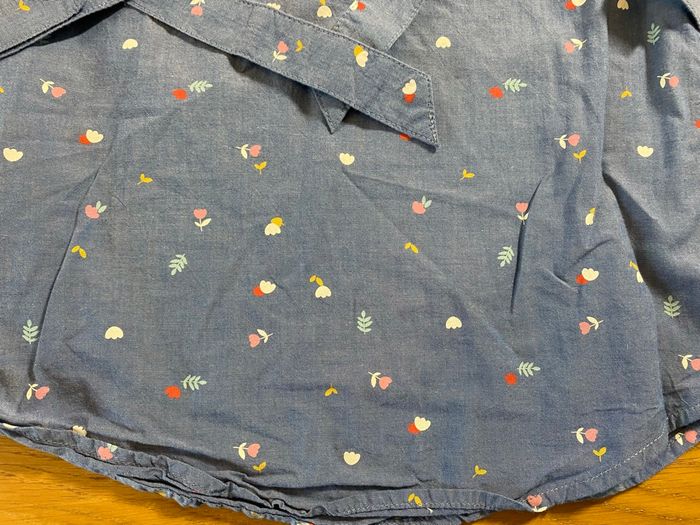 H&M Robe bleue fleurie et ceinture Taille 7/8 ans - photo numéro 4