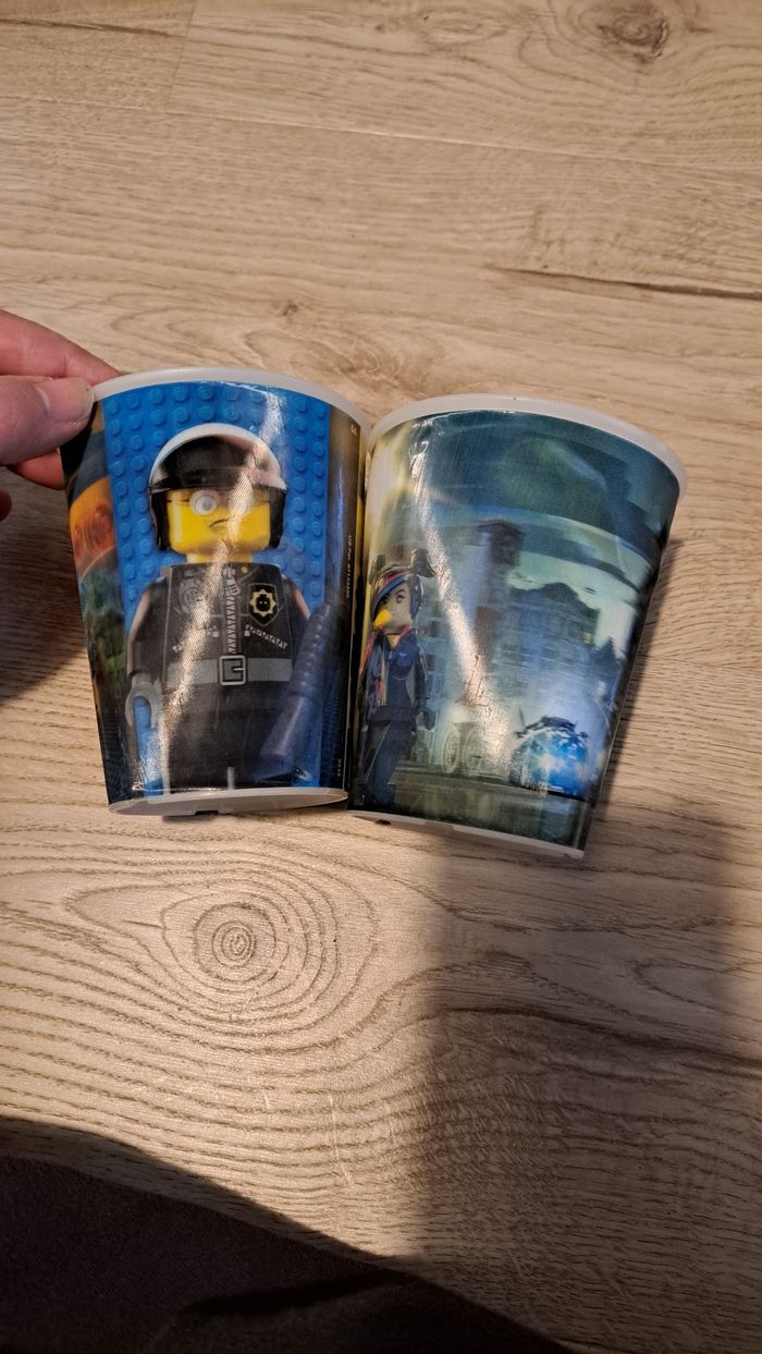 Lot 2 gobelets 3D Lego TBE - photo numéro 2