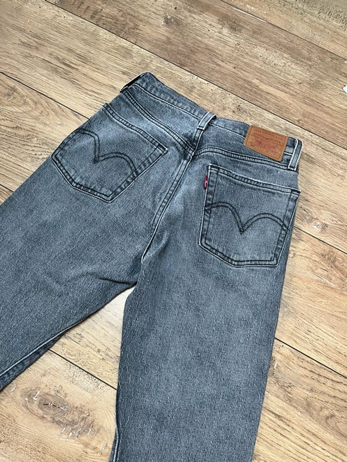 Jeans Lévis gris en parfait état coupe droit 501 W24 L26 - photo numéro 5