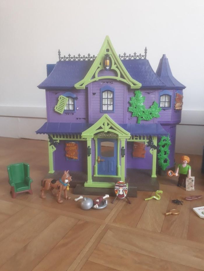 Lot Playmobil Scooby Doo composé de 2 manoirs et du van + accessoires - articles en parfait état - photo numéro 5