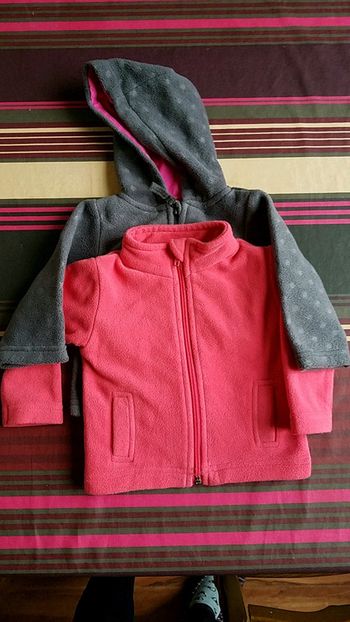 Lot de 2 gilets polaires 6M