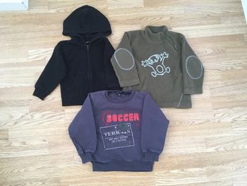 Sweats Taille 86-92.