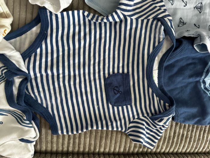 9 bodies - photo numéro 5