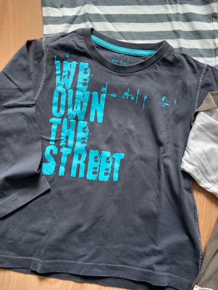 Lot de 4 tee-shirts manches 5 ans multimarques TBE - photo numéro 2