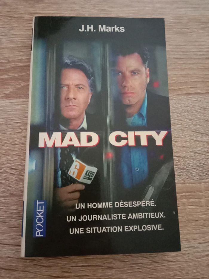 J.H. Marks 📚 Mad City - photo numéro 1