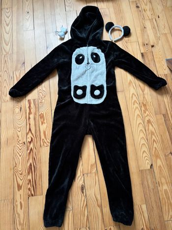 Déguisement surpyjama pilou pilou panda
