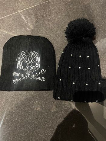 Lot 2 bonnets noirs à strass (Laine épaisse & fine)