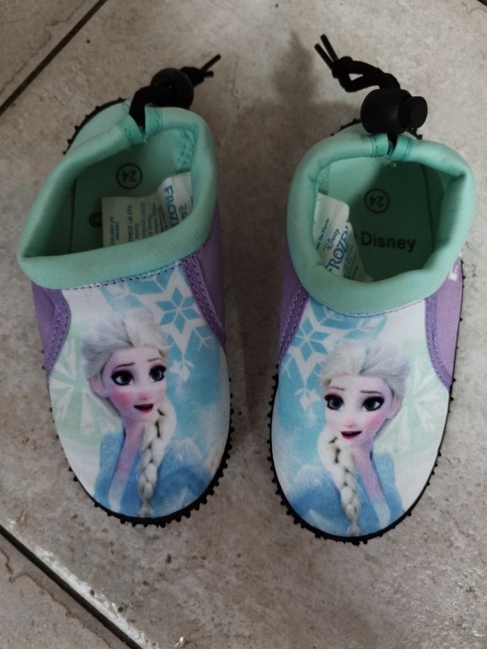 Chaussures chaussons de plage pointure 24 Disney reine des neiges