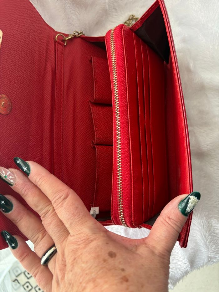 Pochette avec chaîne dorée - photo numéro 9