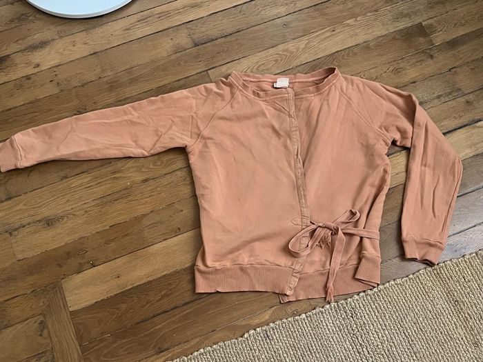 cache cœur beige corail à lacets