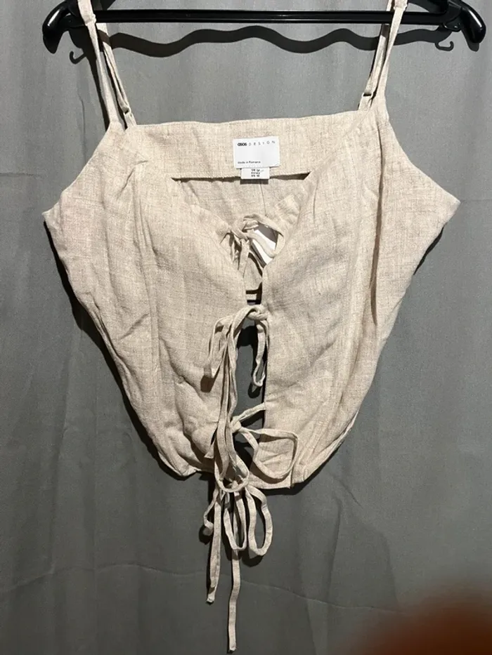 Haut tendance avec noeud ASOS